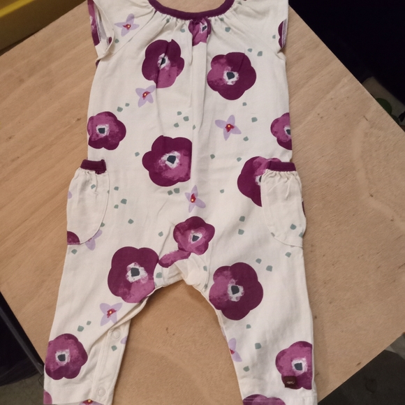 NWOT 3-6m Tea White with Purple Flowers Onesie - Picture 4 of 5